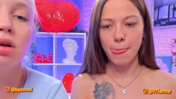 Huntertiana  03-10-2021 blowing Couple